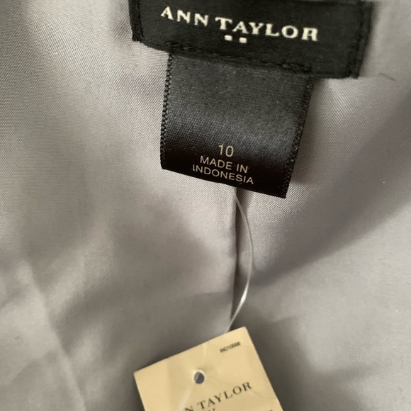 BNWT Ann Taylor Grey Suit (Women) - Matching Set - Picture 3 of 4